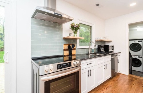 Chapel Hill House | Modern Oasis close to UNC Stadium