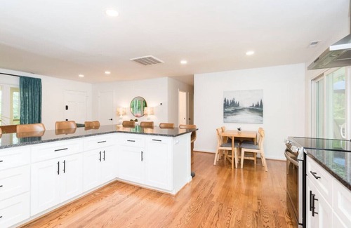 Chapel Hill House | Modern Oasis close to UNC Stadium