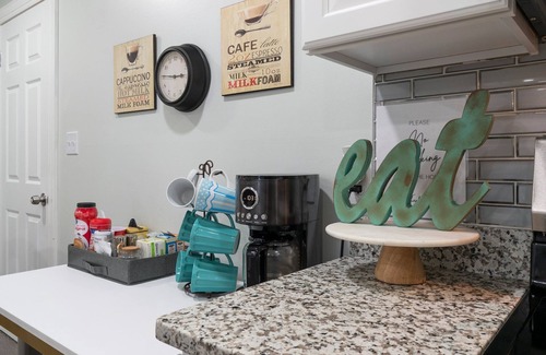 Portsmouth House | Modern Oasis- Downtown Luxury Stay, Spacious Cozy Home