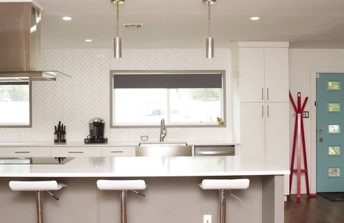 Windsor Park House | Modern Oasis Heated Pool BBQ, EV & Fast WiFi