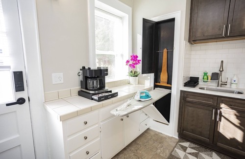 Bloomfield Apartment | Modern Oasis w/Unique Amenities