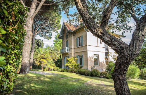 Arcachon Villa | Modern oasis with a heated pool