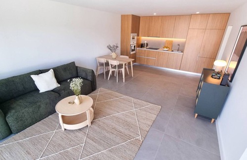 Barril de Cima Apartment | Modern Oasis with Sunlit Patio in Carvoeira