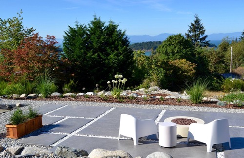 West Sechelt House | Modern, Ocean View, 2-bedroom Suite - Steps from the Beach in Sechelt, BC