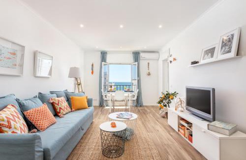 Cavacos House | Modern ocean view apt 2 min walk to beach
