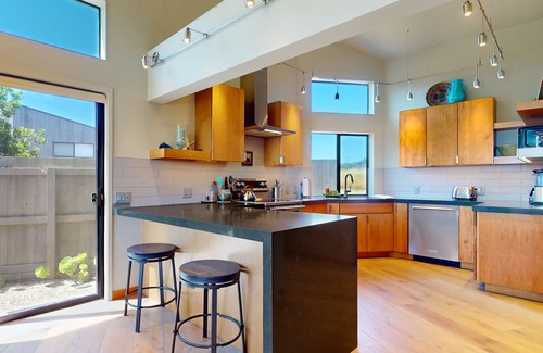 Sea Ranch House | Modern, Ocean View Home on the Golf Course w/Private Hot Tub & 2 Fireplaces