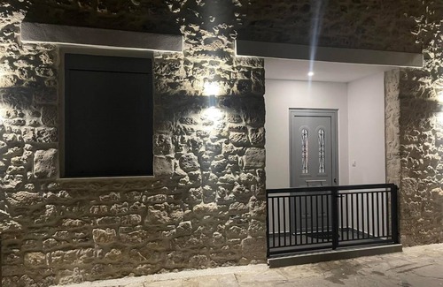 Old Quarter House | Modern old town house a few steps to the beach