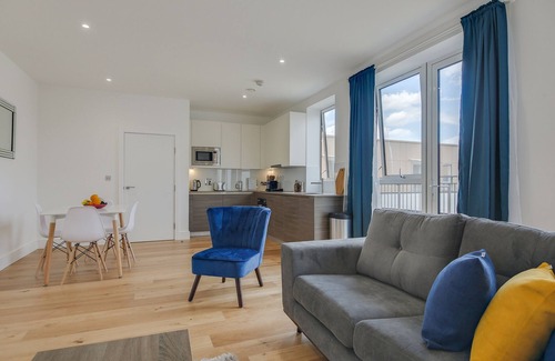 London Borough of Hounslow Apartment | MODERN ONE-BEDROOM APARTMENT IN HEART OF HEATHROW