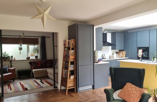 Fishponds House | Modern peaceful bungalow with tranquil garden next to Bristol/Bath cycle path