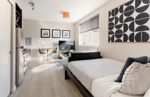Belmont Apartment | Modern Portland Studio - Food Carts & Local Shops