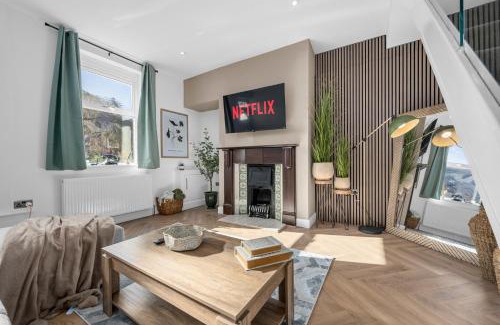 Prestwich House | Modern Prestwich Home Near Heaton Park & City Links