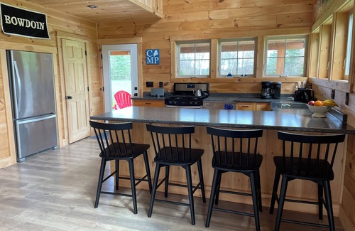 Kingfield House | Modern private home near mountains
