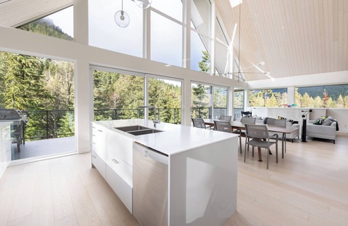 Sea to Sky Highway House | Modern, Private Scandinavian Ski Chalet, Peaceful Setting & Mountain Views