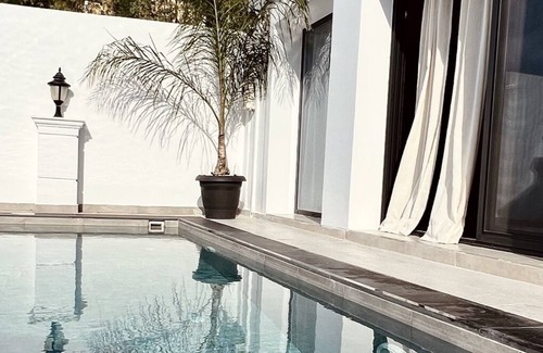 Kalamaki Villa | Modern Private Villa, 5 minutes from the beach!
