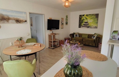 Bad Kreuznach Apartment | Modern, quiet 2-room comfort apartment - balcony, WLAN, TV, spa area