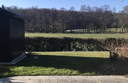 Friedrichsdorf Apartment | Modern, quiet apartment in the countryside - in 30 minutes by train to Messe Frankfurt