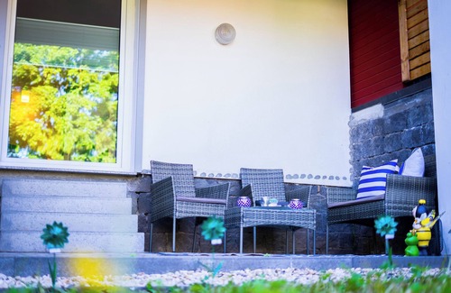 Kottenheim Apartment | Modern, quiet apartment with a view of the countryside