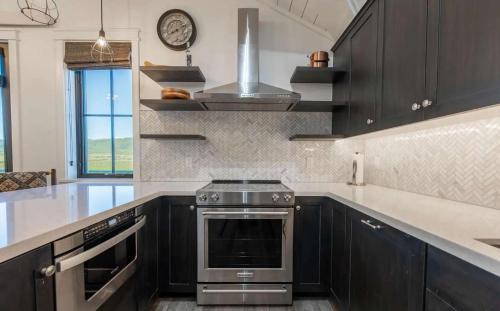 Driggs House | Modern Ranch Home on Private 40 Acres