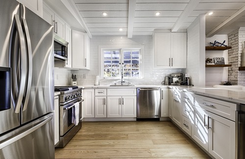 Sonoma House | Modern Ranch House-swim, soak, pickleball & walk to wineries