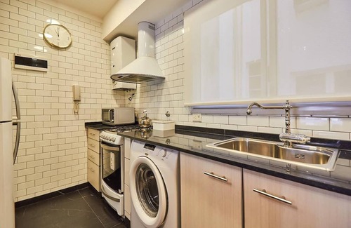 Recoleta Apartment | Modern Recoleta Apt | 100MB WiFi/SmarTv/Washer
