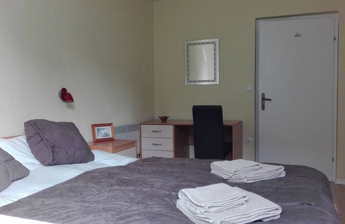 Radovljica Apartment | Modern, refurbished 2 bedroom apartment with garden near Lake Bled (sleeps 5).