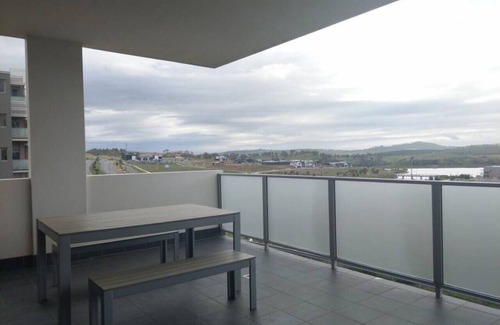 Wright Apartment | Modern & Relaxed Apartment, Great Views @Wright