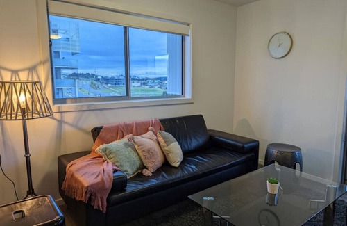 Wright Apartment | Modern & Relaxed Apartment, Great Views @Wright
