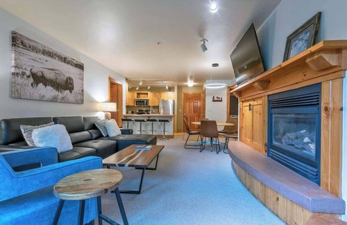 Driggs Condo | Modern Remodel Top Level Corner Unit with Hot Tubs