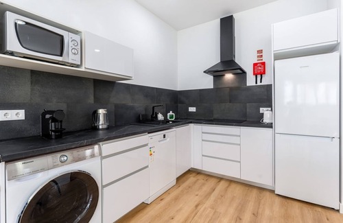 Se Apartment | Modern Retreat 1 in Faro by Lovelystay