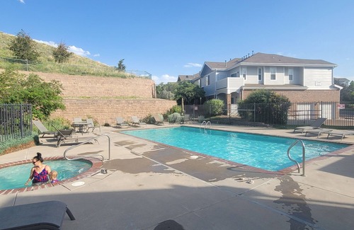 Allendale Area House | Modern Retreat – 20 Minutes to Denver & Red Rocks, Close to Mountains!