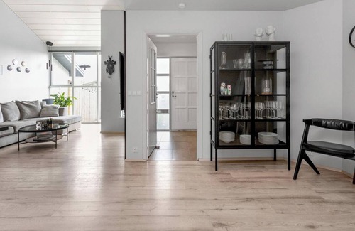Arbær House | Modern Retreat in Reykjavik: Your Gateway to Nature and City Life -FREE PARKING