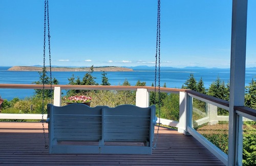 Diamond Point House | Modern retreat with beautiful ocean view, decks, gas grill and Wifi