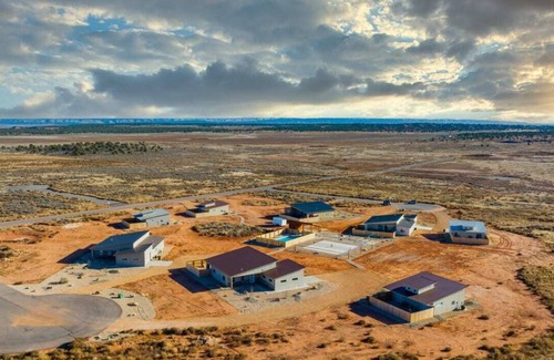 Kanab House | Modern Retreat with Views l Thistle by Stay