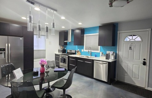 High Point Condo | Modern/Retro 2br Condo by Exceptional Stays