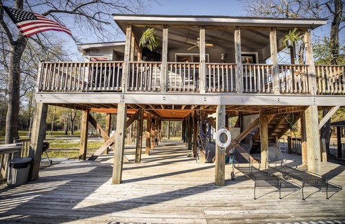 Burgaw House | Modern Riverfront Property on Northeast Cape Fear River