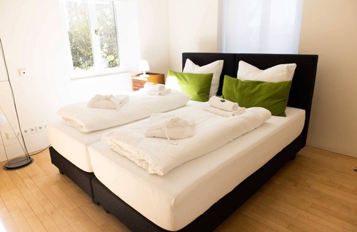 Riedlingen Bed & Breakfast | Modern room in historic villa 2
