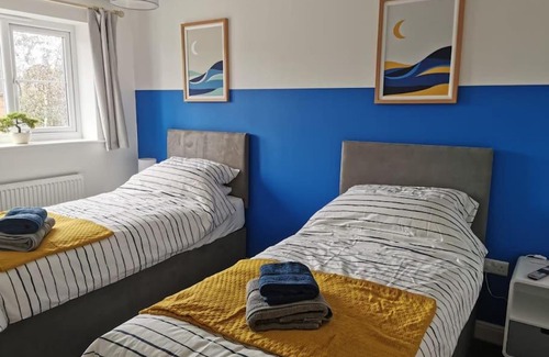 Pershore House | Modern Roomy 3 BR Home Pershore