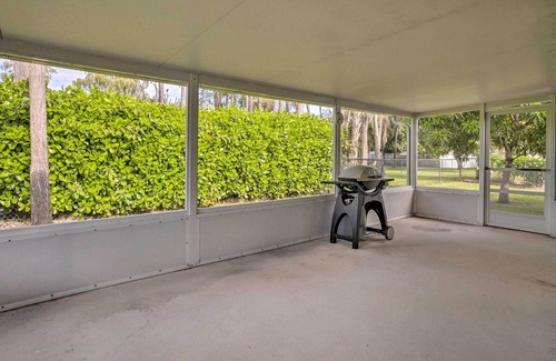 Royal Palm Beach House | Modern Royal Palm Beach Home 14 Mi to Beaches