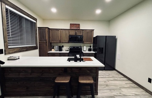 Tri-Cities House | Modern, rustic building with a loft in Kennewick, WA near Canyon Lakes!