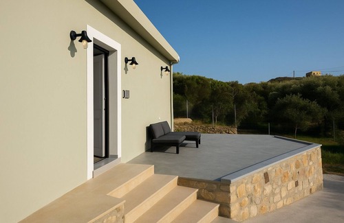 Ayios Pandeleimon Apartment | Modern Studio Near Elafonisi Beach – Quiet, Cozy & Fully Equipped