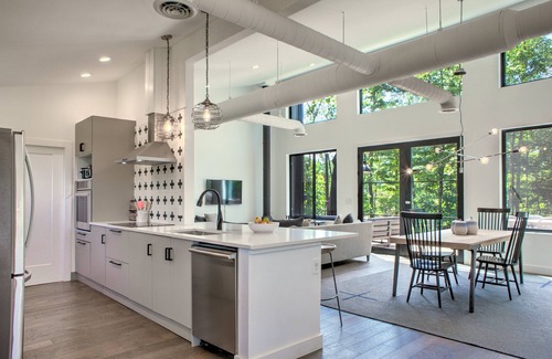 Old Fort House | Modern Sanctuary| Modern Amenities Amidst Rustic Charm