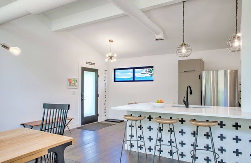 Old Fort House | Modern Sanctuary| Modern Amenities Amidst Rustic Charm