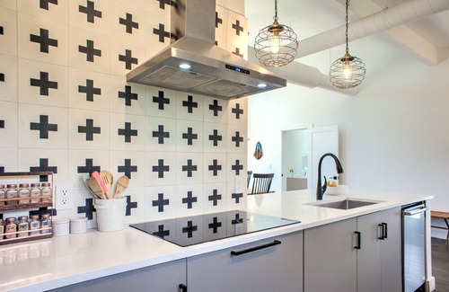 Old Fort House | Modern Sanctuary| Modern Amenities Amidst Rustic Charm
