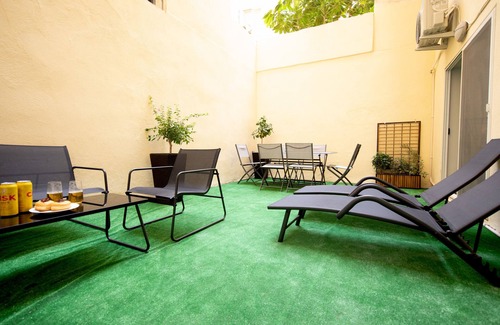 Tower Road Apartment | Modern seafront 3bedrooms with spacious yard JLIN1-1