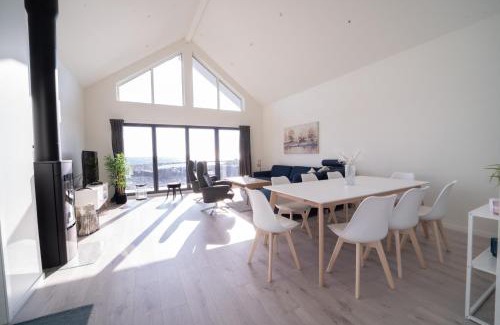 Vestbygd House | Modern Seaside Home with Sea View & Private Motorboat
