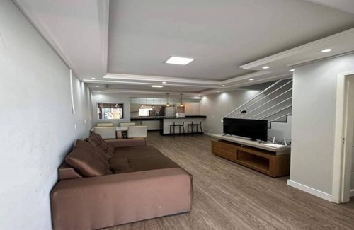 Jardim Iririu House | Modern semi-detached house with gourmet area and comfort for the whole family