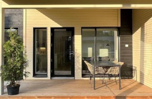 Vantaa House | Modern semi-detached house near the airport,free parking