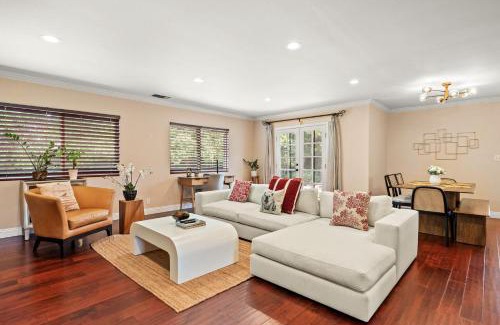 Walnut Valley House | Modern Serenity Near LA Tranquil 3BR Stay