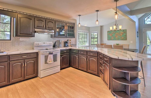 Timberland Acres Cabin | Modern Show Low Retreat w/ Deck & Mtn Views!
