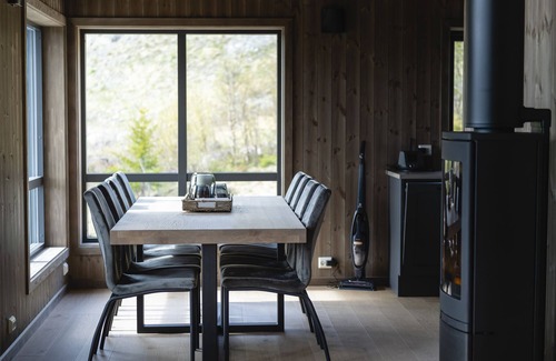 Nord-Aurdal Villa | Modern ski-in/ski-out cabin in Norway – all included for your mountain getaway